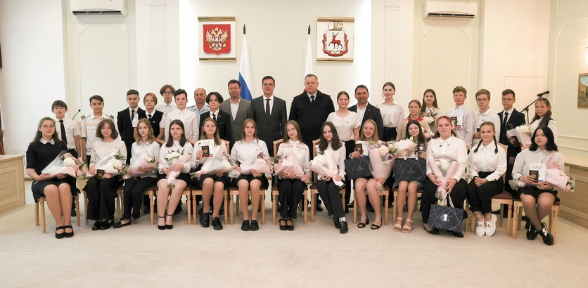 Члены Общественной палаты Нижнего Новгорода приняли участие в торжественной церемонии вручения паспортов